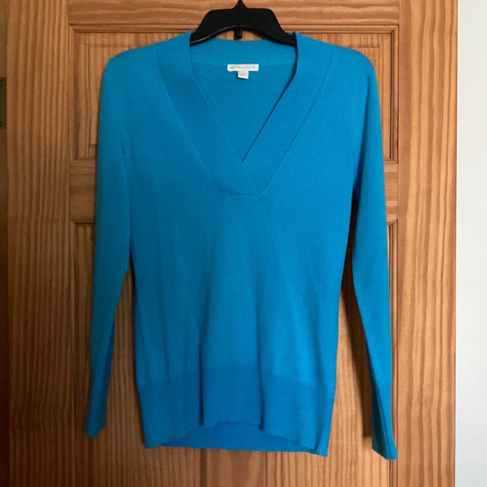 New York and Company teal v neck sweater XS